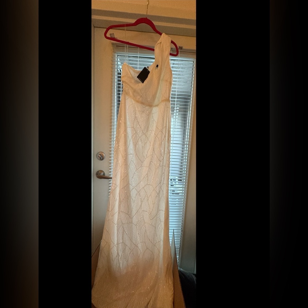 Giffnisetti White Sequence Gown
